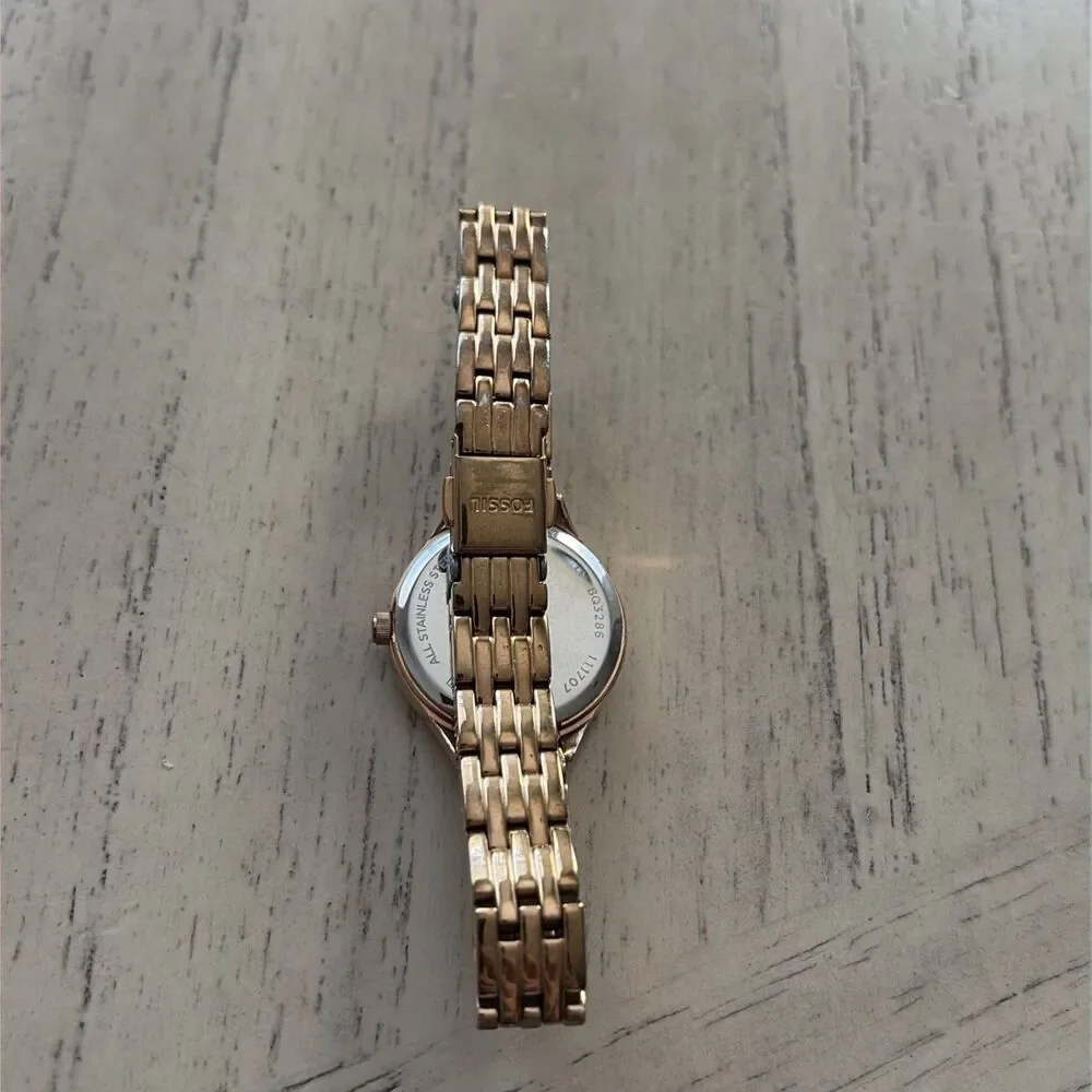 Fossil BQ3286 Women’s Rose Gold Stainless Steel Watch